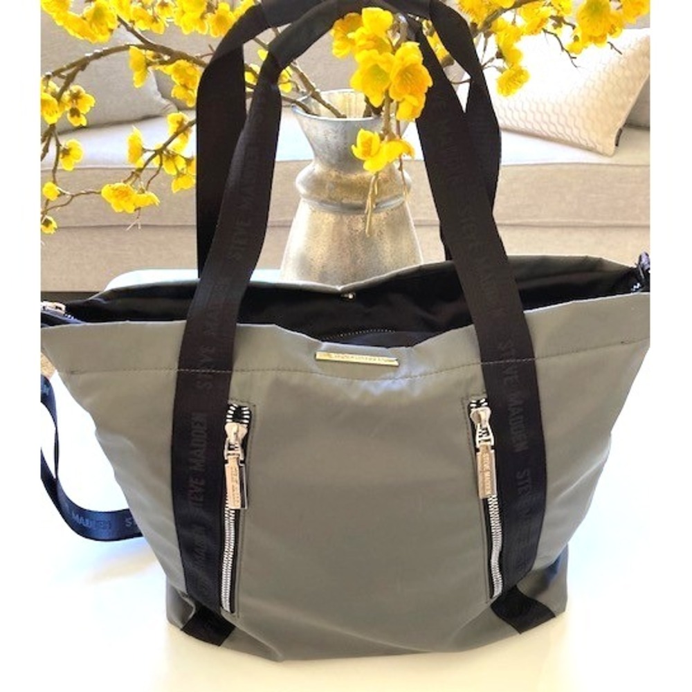 Steve Madden Women's Tote Bag New Without Tags FLAWLESS